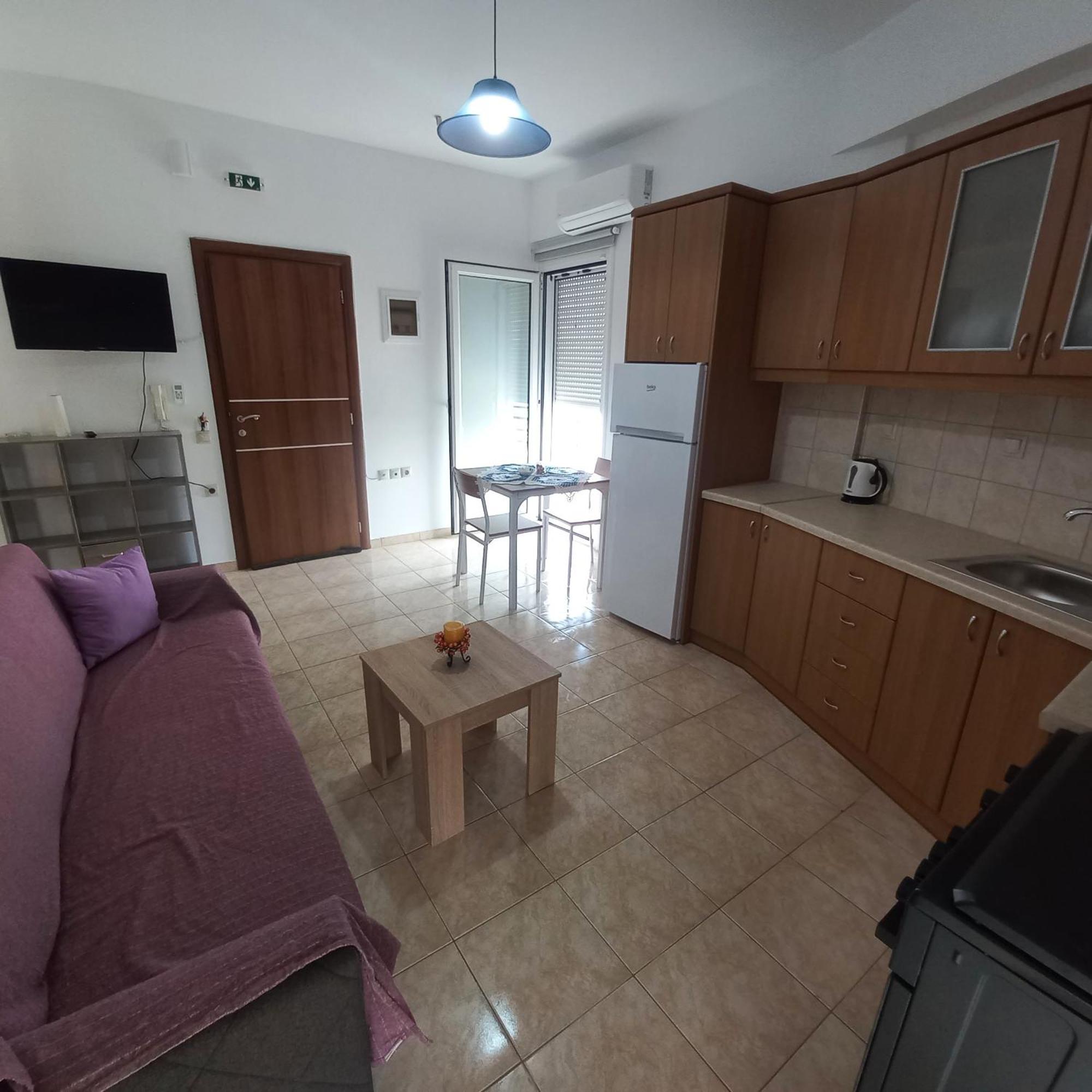 Central Rooms Makrýgialos Екстериор снимка